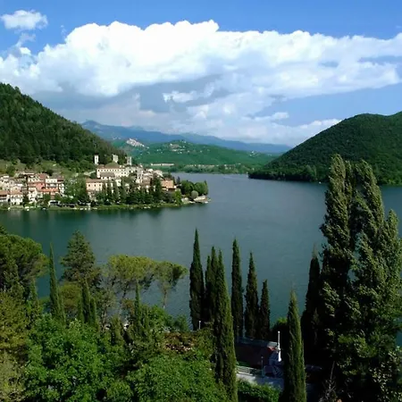 Verde Oliva Сasa de vacaciones Todi